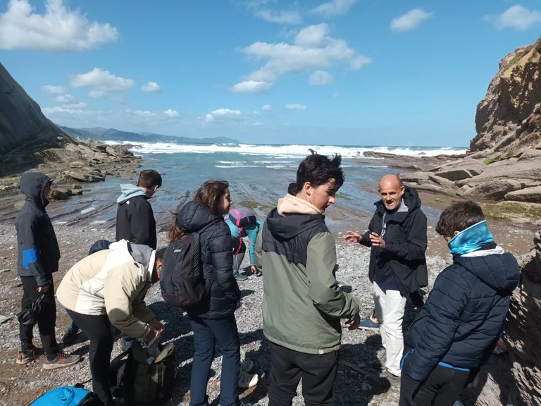 12 eta 15 urte bitarteko gazte naturalisten bila ari dira 'Bihotz Berdeak' programarako 12 eta 15 urte bitarteko gazte naturalisten bila ari dira 'Bihotz Berdeak' programarako
