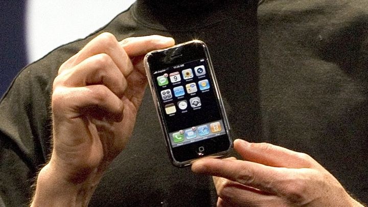 2007ko iPhone bat enkantean atera da eta 40.000 eurogatik saldu da 2007ko iPhone bat enkantean atera da eta 40.000 eurogatik saldu da