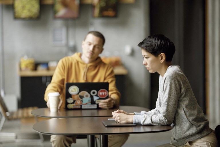 pantaila txikian devs_05.jpg