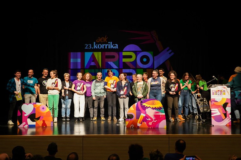 23. Korrikak Azterketak Euskaraz kolektiboa omendu du