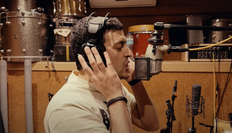 Addar taldeak 'Lurra Ukitu' kantua plazaratu du