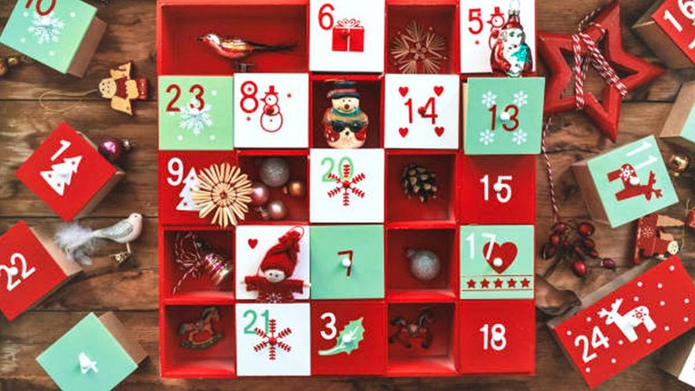 'Adventskalender' edo abenduko egutegia: egun bakoitzean oparitxo bat 'Adventskalender' edo abenduko egutegia: egun bakoitzean oparitxo bat