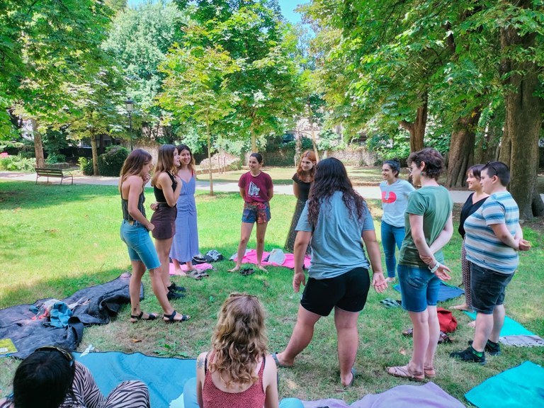 Ahalduntze Bertso Eskola Feministaren ikasturte amaierako jaia egingo dute Durangon eta Iurretan