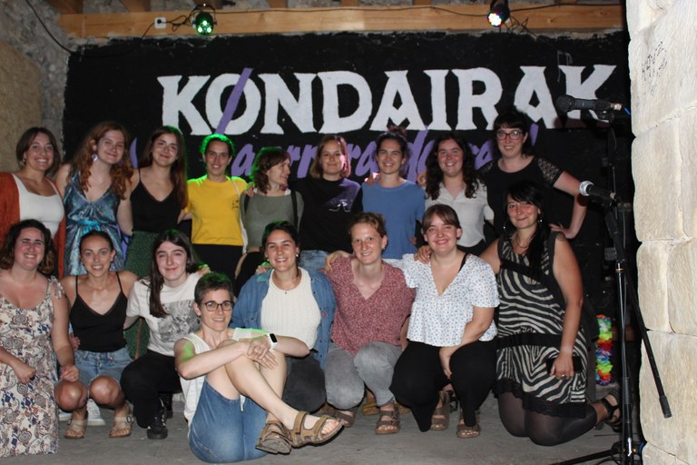 Ahalduntze Bertso Eskolaren bigarren hiruhilabeterako izen-ematea zabaldu dute