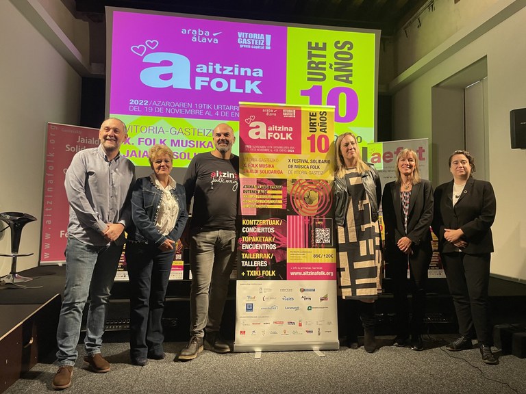 Aitzina Folk jaialdiaren hamargarren edizioa izango da martxan Gasteizen bihartik urtarrilera bitarte