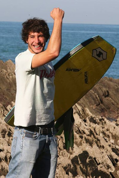 Alex Uranga bodyboarderra munduko onenekin arituko da bihartik aurrera Alex Uranga bodyboarderra munduko onenekin arituko da bihartik aurrera