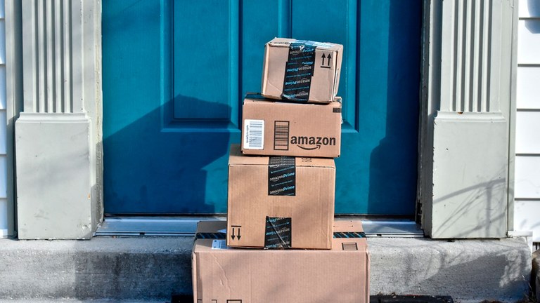 Amazon bere produktuen doako erakusgaiak bidaltzen hasi da Amazon bere produktuen doako erakusgaiak bidaltzen hasi da