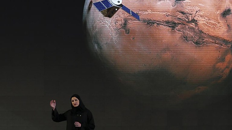 Arabiar Emirerri Batuak Martera eraman dituen emakumea Arabiar Emirerri Batuak Martera eraman dituen emakumea