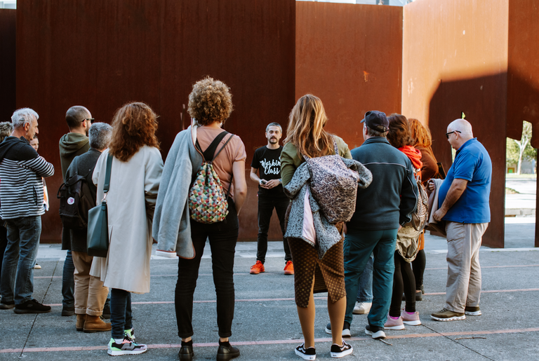 Arte publikoaren 'Bai Topaketak' izango dira asteburuan Donostiako Intxaurrondo auzoan