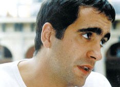 Asier Serrano: "Sexua eta maitasuna elkarrekin lotzen ditut" Asier Serrano: "Sexua eta maitasuna elkarrekin lotzen ditut"