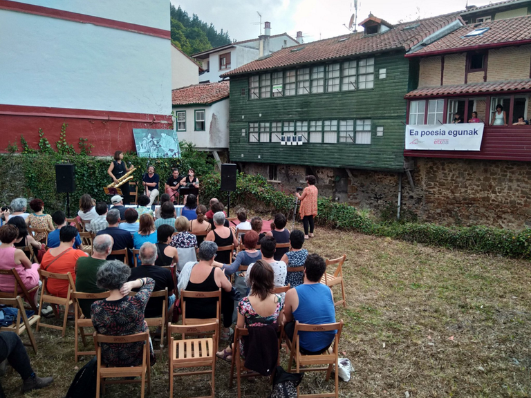 Aurten ez da Eako Poesia Egunik ospatuko Aurten ez da Eako Poesia Egunik ospatuko