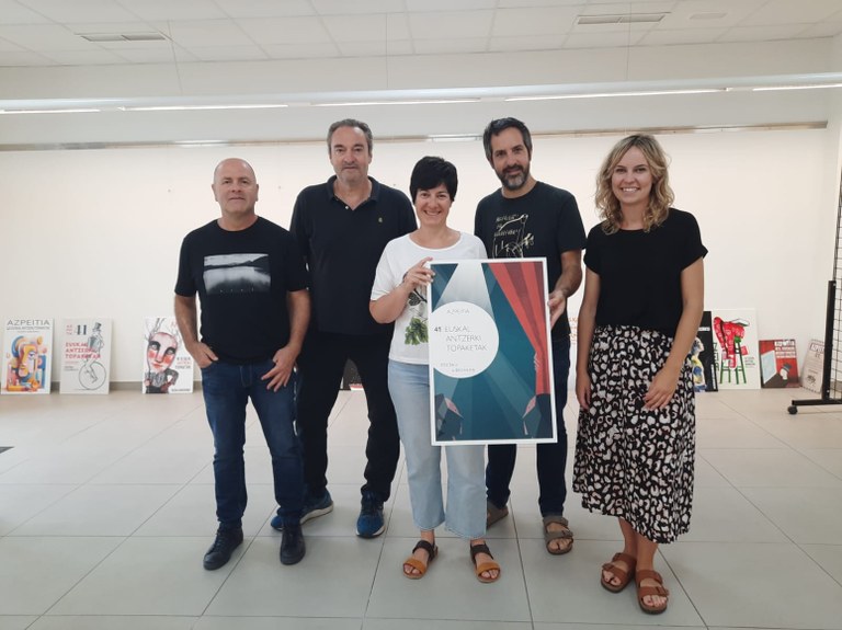 Azpeitiko 42. Euskal Antzerki Topaketak iragartzeko kartel lehiaketa antolatu dute