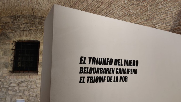 Beldurraren inguruko erakusketa jarri dute Iruñeko Ziudadelako Mistoen Eraikinean