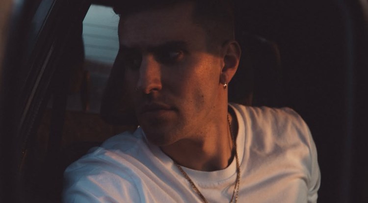 Bengok udako giroa ekarri digu 'Bizirik Gaudelako' kantuarekin