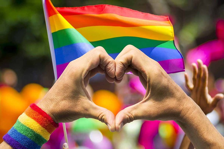 Berdintasunezko ezkontzek ehunaka suizidio ekiditen dituzten LGTBI komunitatean Berdintasunezko ezkontzek ehunaka suizidio ekiditen dituzten LGTBI komunitatean