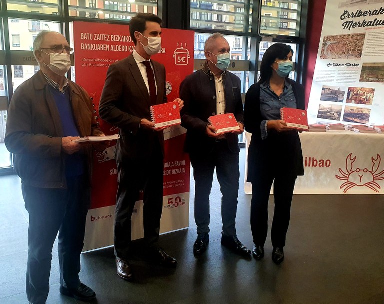 Bizkaiko jatetxe eta sukaldaritza eskolek '50 urte, 50 errezeta' liburu solidarioa egin dute Bizkaiko jatetxe eta sukaldaritza eskolek '50 urte, 50 errezeta' liburu solidarioa egin dute