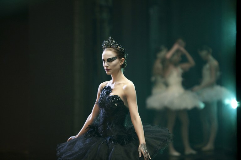 Black-Swan-black-swan-19509962-2560-1706.jpg