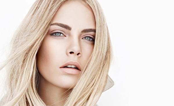 Cara Delevingne: Zinemaren pasarelan Cara Delevingne: Zinemaren pasarelan