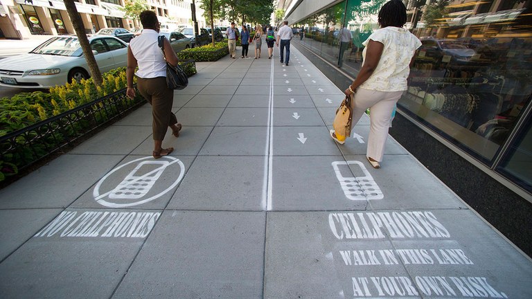 Cellphone-Lane-1.jpg