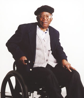 Chinua Achebe: Afrikako historia berridazten Chinua Achebe: Afrikako historia berridazten