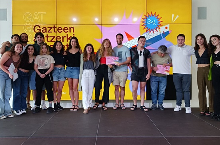 Donostiako Gazteen Antzerki Topaketetan parte hartzeko izen-ematea zabaldu dute