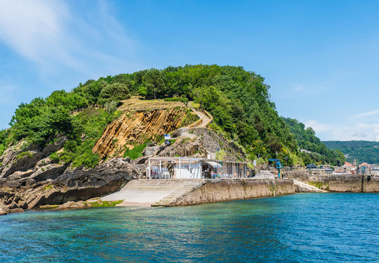 Donostiako Santa Klara uhartea babesteko aldarrikapena Gipuzkoako Batzar Nagusietara iritsi da Donostiako Santa Klara uhartea babesteko aldarrikapena Gipuzkoako Batzar Nagusietara iritsi da