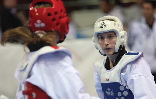 Elaia Torrontegi, taekwondolaria: "Taekwondoa esker oneko kirola da" Elaia Torrontegi, taekwondolaria: "Taekwondoa esker oneko kirola da"