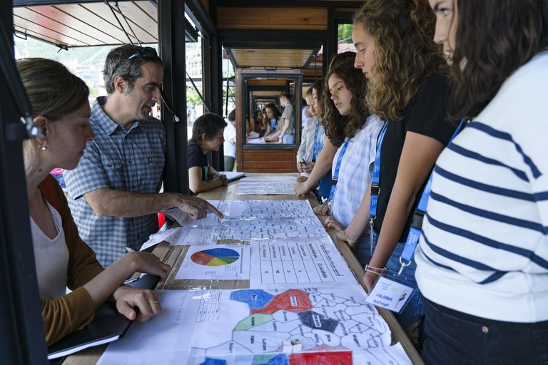 Elhuyar Zientzia Azokan izena emateko epea ireki dute