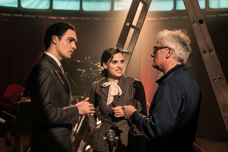 'Elkarrekin esnatzeko ordua' liburuan oinarritutako pelikula filmatzen ari da Asier Altuna