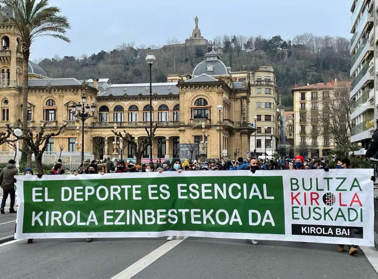 Eskola kirola berriro hasteko aldarri irmoa Eskola kirola berriro hasteko aldarri irmoa