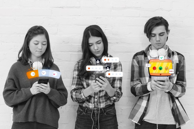 Estatu Batuetako osasun boterearen arabera, 13 urteko nerabe bat gazteegia da sare sozialetan egoteko