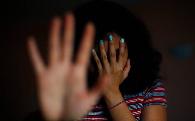 Etxeratze aginduak eraso sexualak jasan ditzaketen emakumeentzat estigma berri bat izan litezke Etxeratze aginduak eraso sexualak jasan ditzaketen emakumeentzat estigma berri bat izan litezke
