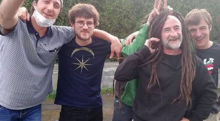 Euskal Herriko gazteak bilduko dituen 'Bat-Batean' musika jaialdia sortu da