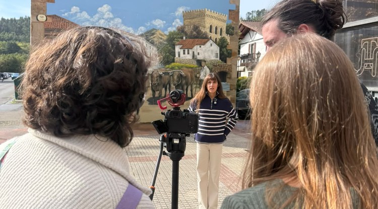 Euskal Herriko gazteen ahotsa bilduko duen 'Eta zuk?' ikus-entzunezko proiektua abian da