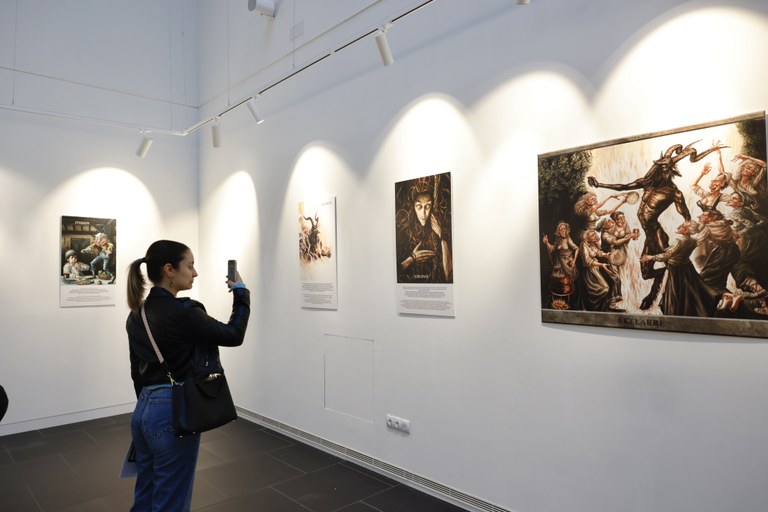 Euskal mitologiaren pertsonaia nagusiekin osatutako erakusketa jarri du Bilboko Fant jaialdiak