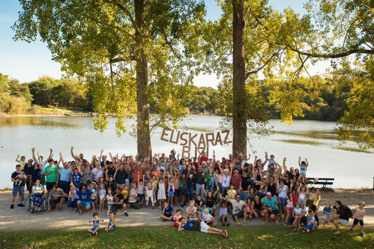 Euskararen aldeko 'Mintzalasai' festibala Baionan eta Biarritzen Euskararen aldeko 'Mintzalasai' festibala Baionan eta Biarritzen