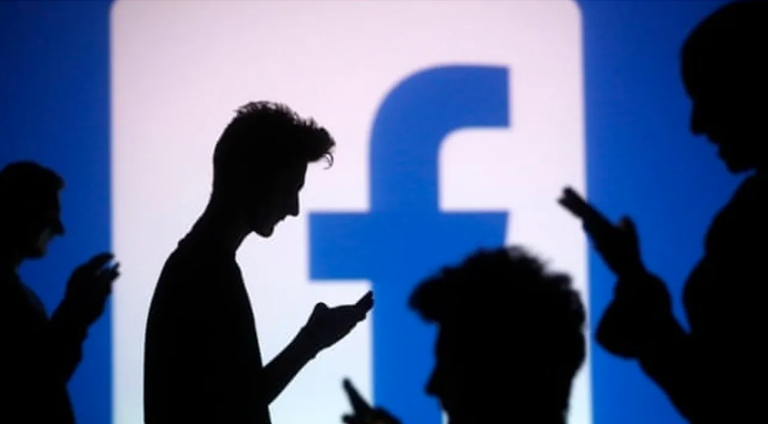 Facebook-eko langile ohi batek dio plataformak dituen efektu kaltegarriak ezkutatu dizkiola erakundeak erabiltzaileei Facebook-eko langile ohi batek dio plataformak dituen efektu kaltegarriak ezkutatu dizkiola erakundeak erabiltzaileei