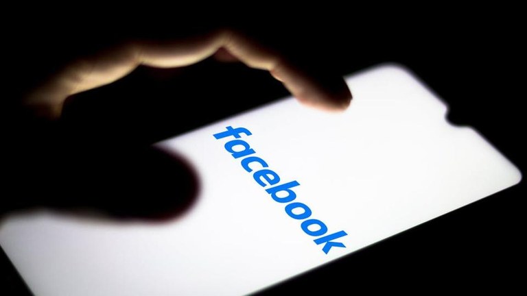 Facebooken aurkako boikota hasi dute hainbat markek Facebooken aurkako boikota hasi dute hainbat markek