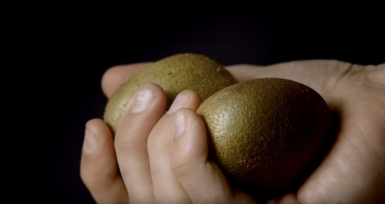 "Foodporn": fruta-irabiaki marka baten iragarki polemikoa "Foodporn": fruta-irabiaki marka baten iragarki polemikoa