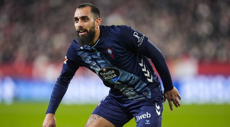 Futbolzaleen iruzkin homofoboei erantzuteko keinua: azkazalak margotzea