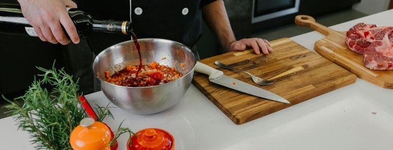 Gabonetako otorduen soberakinak aprobetxatzen ikasteko sukaldaritza saioa egingo dute Gasteizen