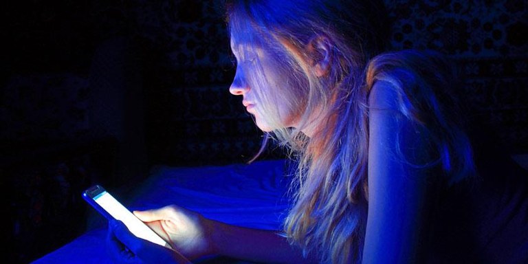 Gailu elektronikoak eta lo aldaketak Gailu elektronikoak eta lo aldaketak