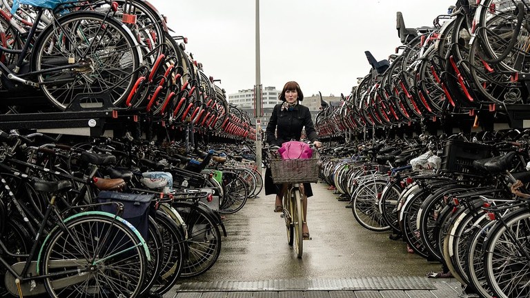 Garraio kutsakorrik ez Amsterdamen Garraio kutsakorrik ez Amsterdamen