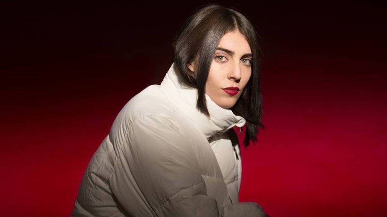 Gata Cattanaren sei poema ekarri ditu euskarara Eider Beobidek