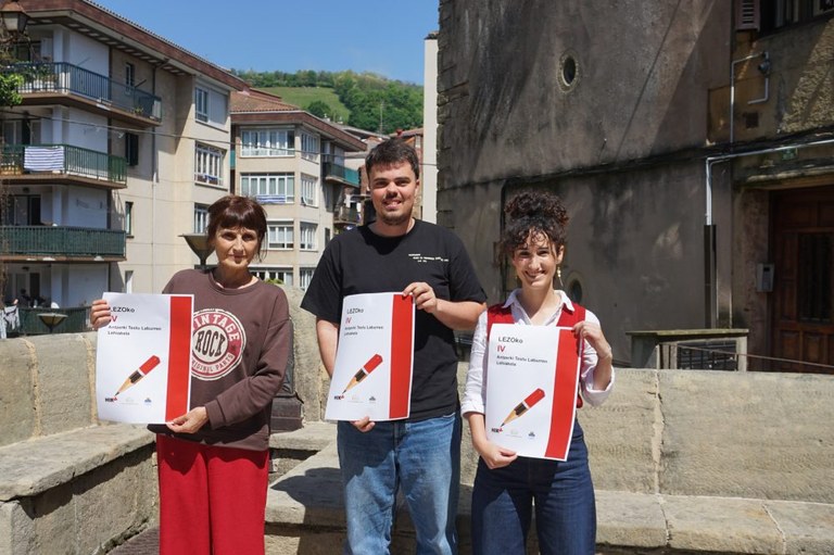 Gazte bat protagonista duten euskarazko antzerki testu laburren lehiaketa martxan da