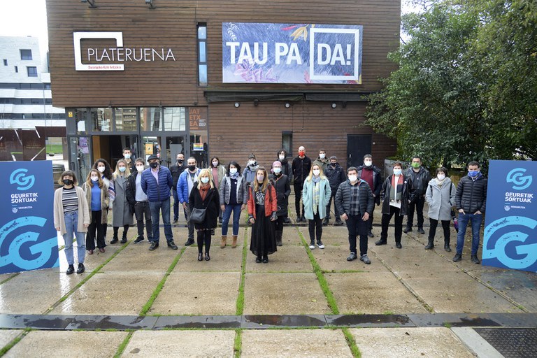 Geuretik Sortuak: euskara hutsean egindako sormena Euskal Herriko bazterretara eramango duen ekimena Geuretik Sortuak: euskara hutsean egindako sormena Euskal Herriko bazterretara eramango duen ekimena