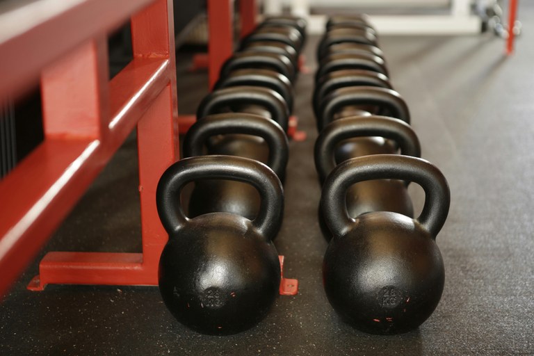 Gimnasioko pisuek komunontziek baino 362 bider bakterio gehiago izango lituzkete ikerketa baten arabera Gimnasioko pisuek komunontziek baino 362 bider bakterio gehiago izango lituzkete ikerketa baten arabera