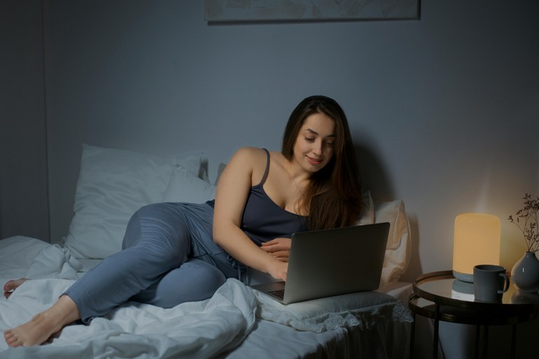 Gizonezko homosexualen porno ikusleen erdia emakumezkoa izaten da Gizonezko homosexualen porno ikusleen erdia emakumezkoa izaten da