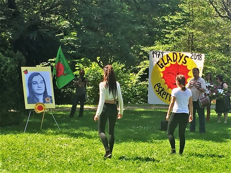 Gladys del Estal 39 Aniversario 001.jpg