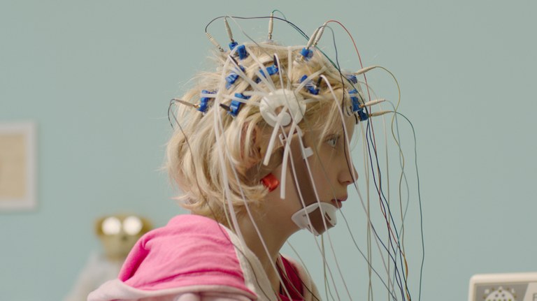 [Gomendioa] ‘System Crasher’: Haurrek haurtzarorik ez dutenean